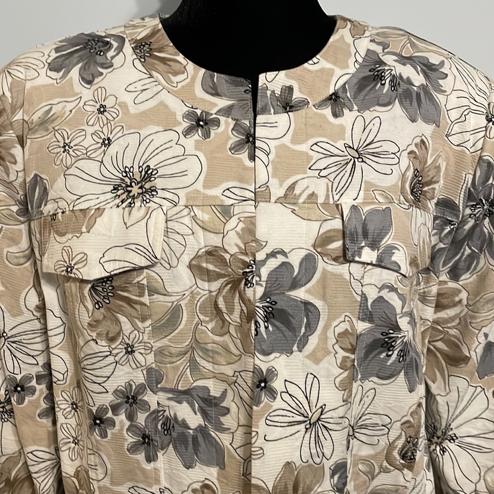 Women’s Floral Beige & Gray Lightweight Jacket